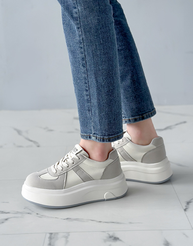 【牛革】ジュディスニーカー6cm（402C2）